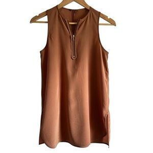 Vince silk sleeveless v-neck zip up flowy blouse size XS excellent condition